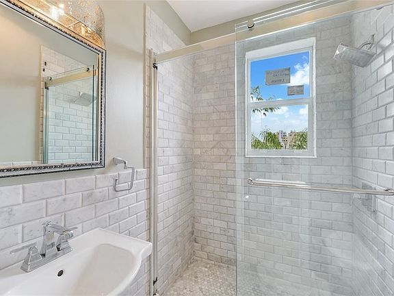 3rd image of 1320 Drexel Ave #3A