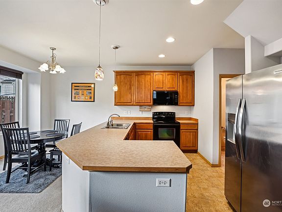 5th image of 9802 187TH Street Ct E