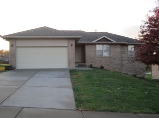 218 W Mazzy Dr, Springfield, MO 65803