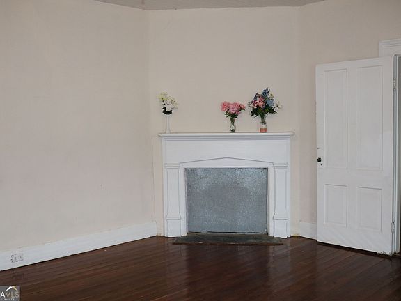 3rd image of 88 S Railroad Ave