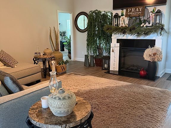 2nd image of 330 Surrey Ct