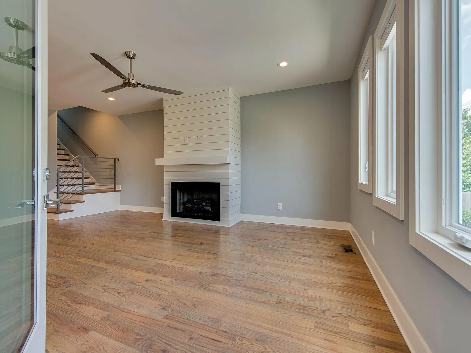 1116B 2nd Ave S — Photo 4