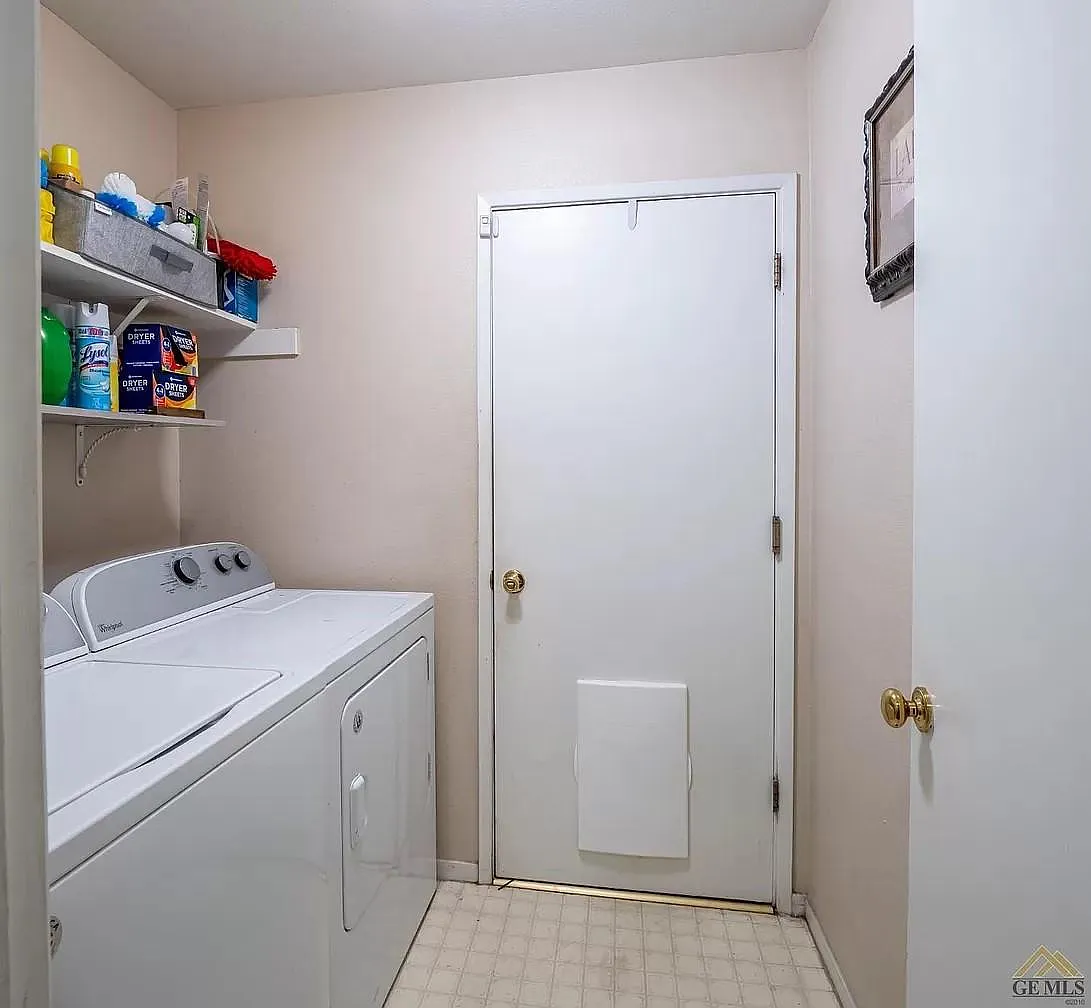 3 bed, 1444 sqft, $2,200 — Photo 3