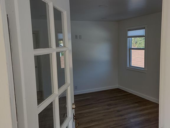 5th image of 2151 Scott St #B