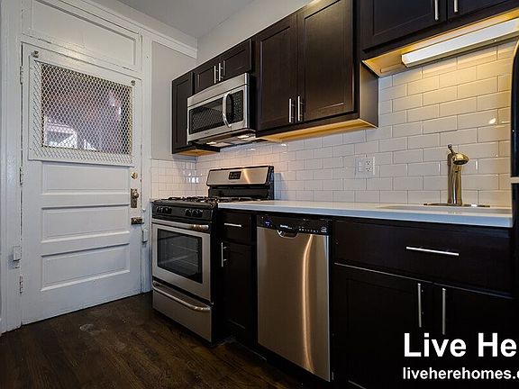 3rd image of 1353 W Touhy Ave #3S