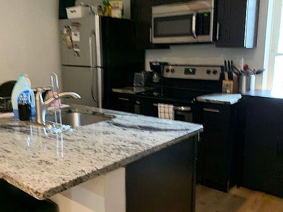 4th image of 2039 Blair St APT 1B