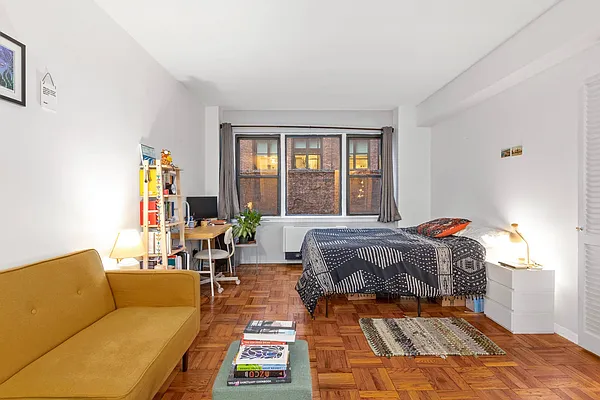 Sold by Luxian International Realty LLC | media 3