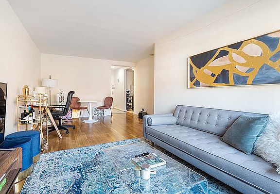 2nd image of 165 Christopher St APT 1S