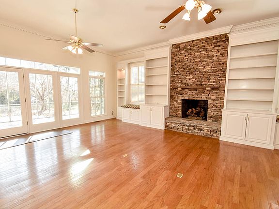 3rd image of 1826 Raven Hill Ct
