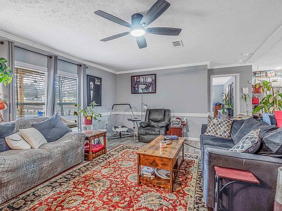 4th image of 10 W Martin Ln