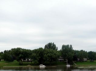 33 M, Cheboygan, MI 49721