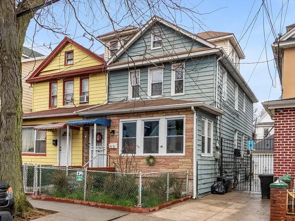 9425 41st Rd, Elmhurst, NY 11373