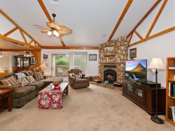 2nd image of 2043 Wildhorse Ln