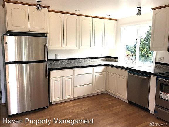 4th image of 3102 45th Ave NE