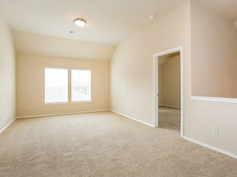 9510 Wakefield Village Dr — Photo 5
