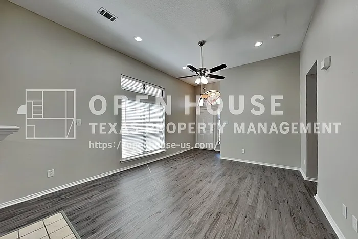 3 bed, 2.0 bath, 1206 sqft, $1,925 — Photo 4