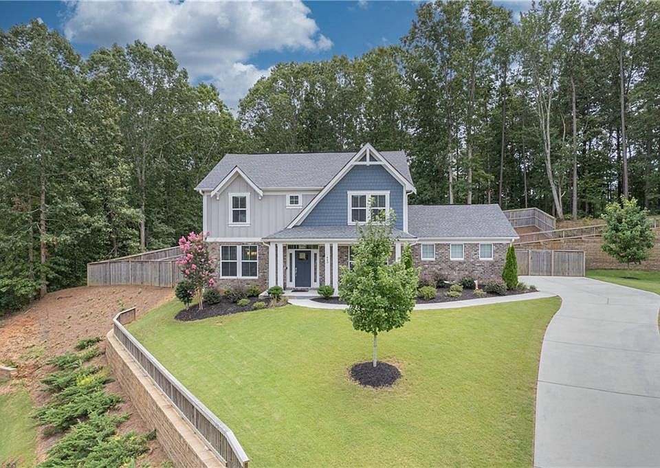 1st image of 440 Juniper Ct