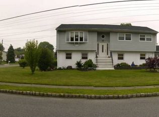 12 Coleridge Ter, Fairfield, NJ 07004