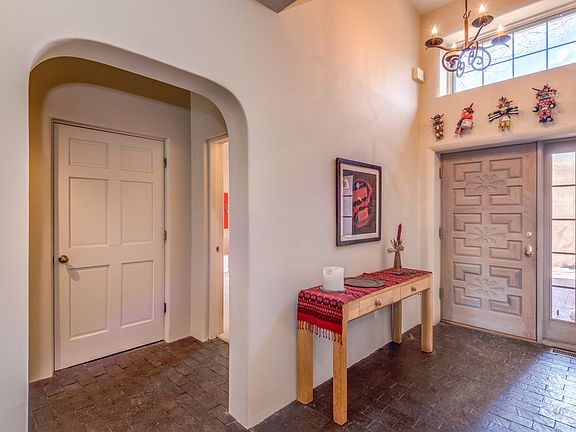 2nd image of 712 Calle Del Resplandor #14