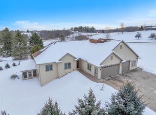 3011 Rolling Hills Dr, Manitowoc, WI 54220