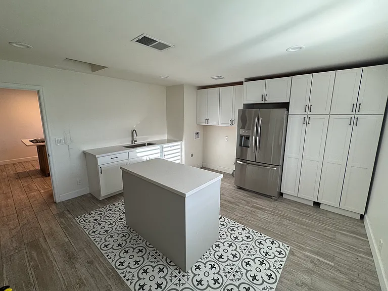 6625 E Cypress St — Photo 3