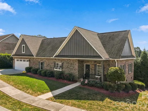 1258 10th Street Pl NW, Hickory, NC 28601