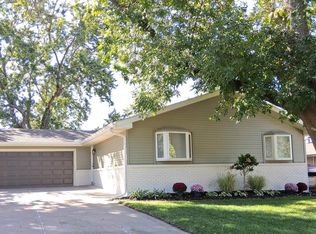 6031 Skylark Ln, Lincoln, NE 68516