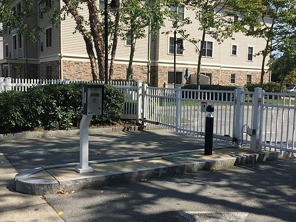 4th image of 1044 Victoria St APT B29