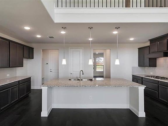 3rd image of 2105 Oudry Dr