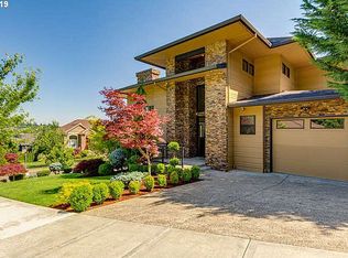 9698 SE Nicholas Dr, Happy Valley, OR 97086