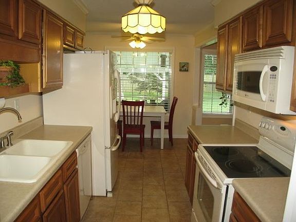 5th image of 7165 Claiborne Dr