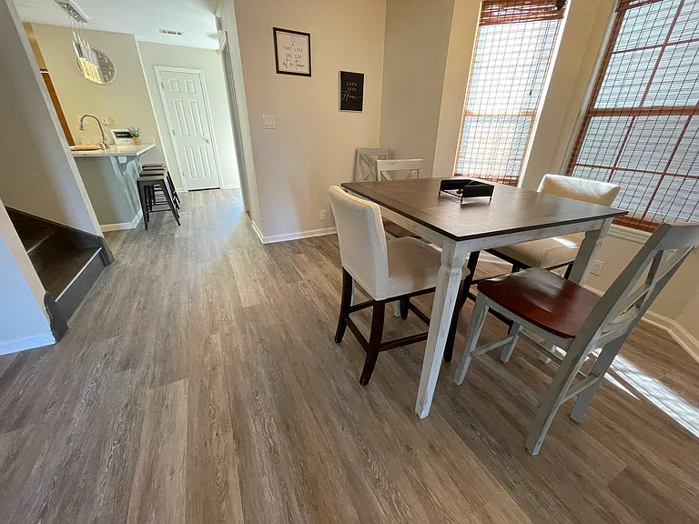 121 Lakepointe Cv — Photo 3
