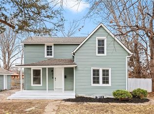 318 E Nichols St, Spring Hill, KS 66083