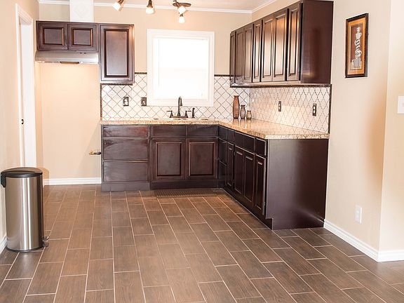 4th image of 314 Luxemburg Dr