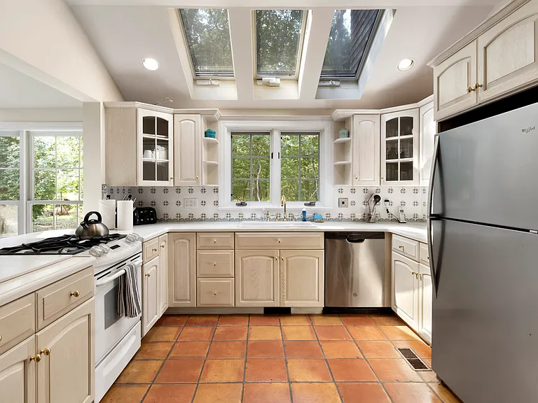 16 Alexis Ct — Photo 12