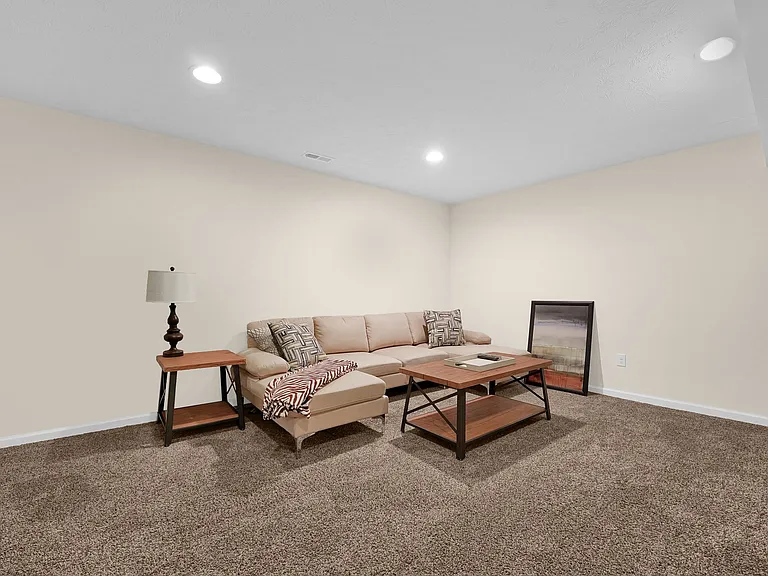 6468 Holly Ln — Photo 24