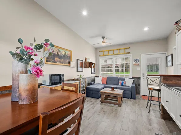 32875 Rivergate Cir #35, Springfield, LA 70462