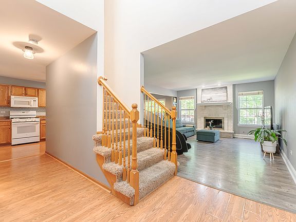 3rd image of 7640 Thistlewood Ln