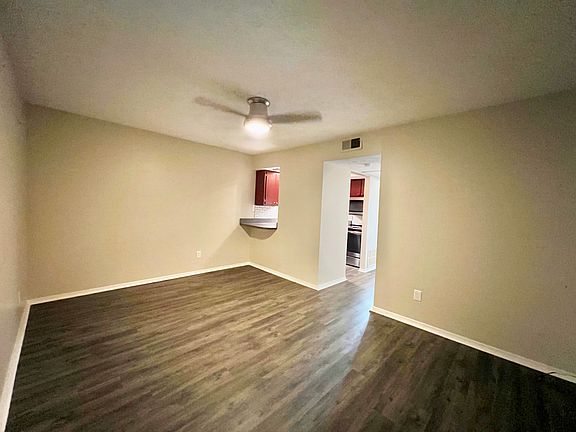 5th image of 184 Old Park Ave #20