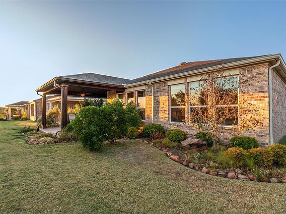 3rd image of 2581 Oyster Bay Dr