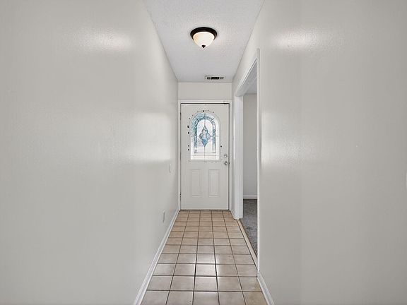 4th image of 3820 Clarke Rd
