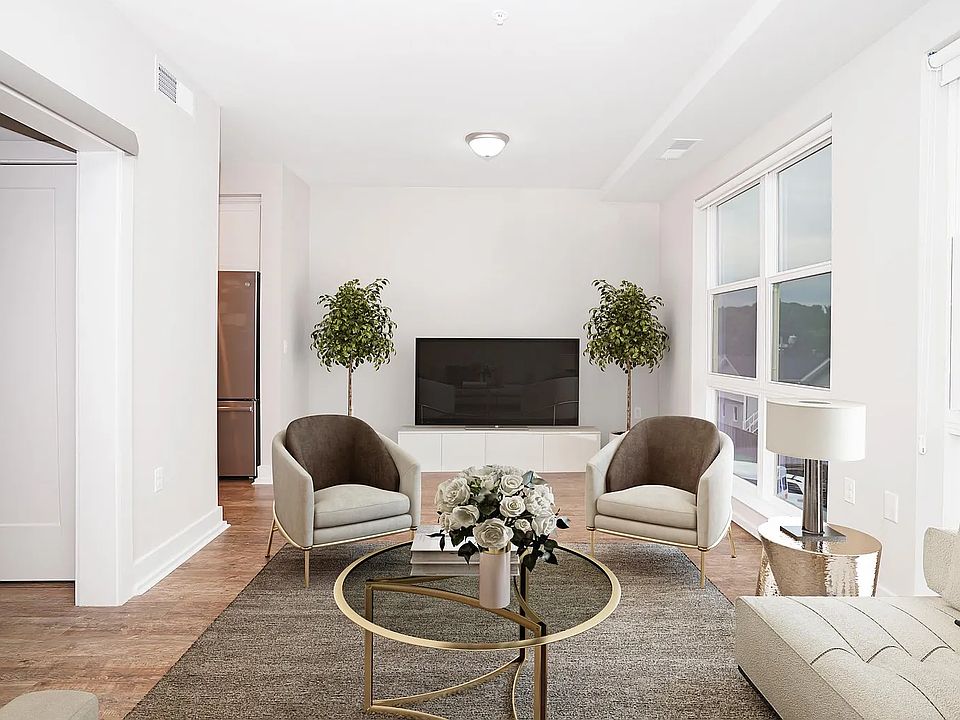 1st image of 1802 Mount Vernon Ave #309