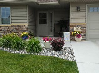 1563 Dunmore Ave S, Grand Forks, ND 58201