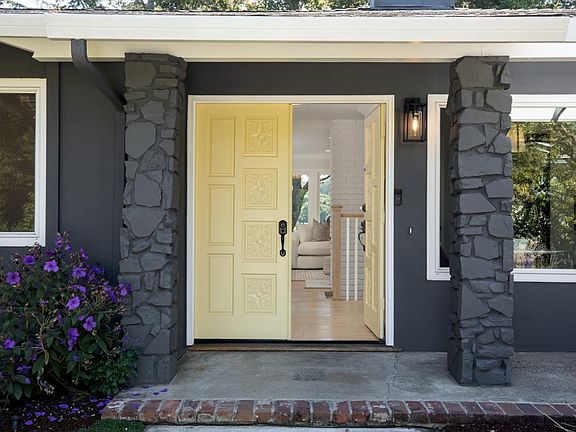 3rd image of 3821 Farm Hill Blvd