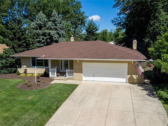 3rd image of 1369 Firethorn Dr