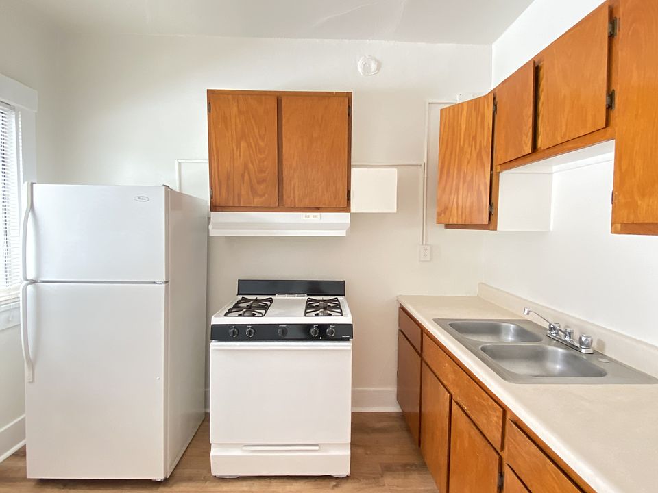 1st image of 629 Pine Ave APT 5