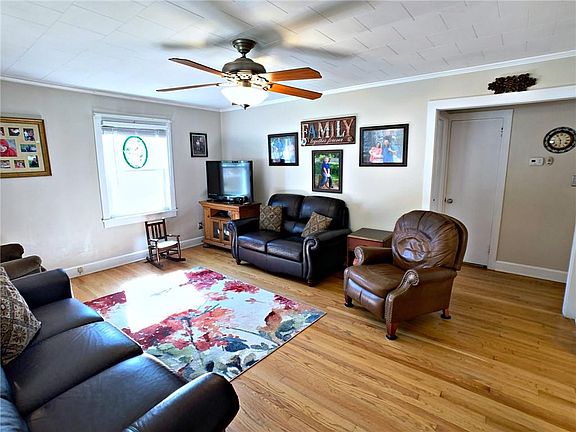 5th image of 329 Eastover Cir NE