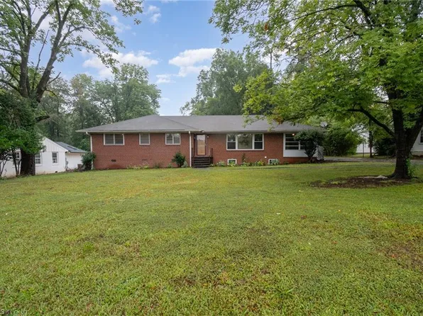 212 W Cornwallis Dr, Greensboro, NC 27408