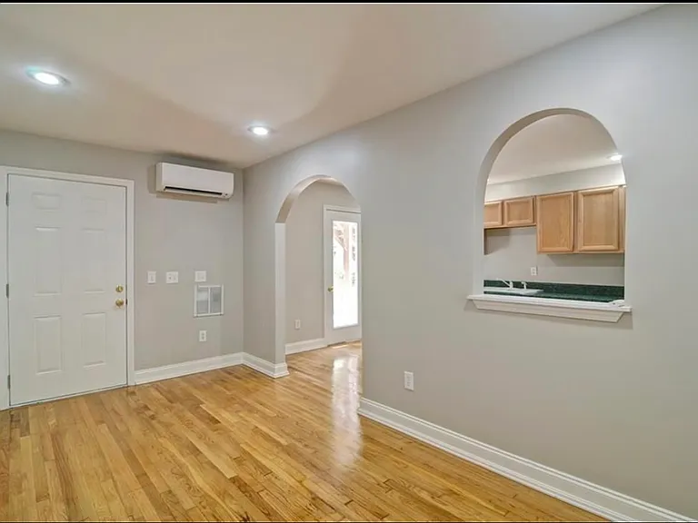 542 Parkstone Ln — Photo 36