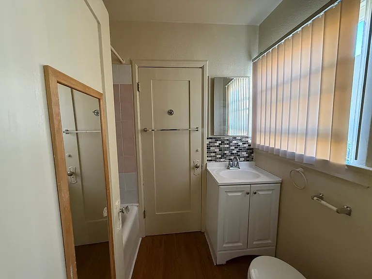205 S Citron St #11 — Photo 8
